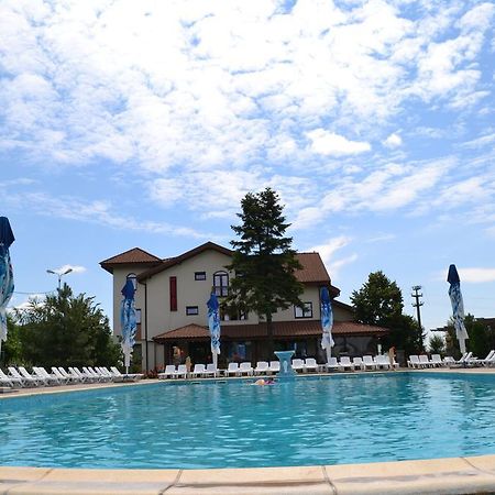 Hotel Doi Taurasi Afumati Exterior photo