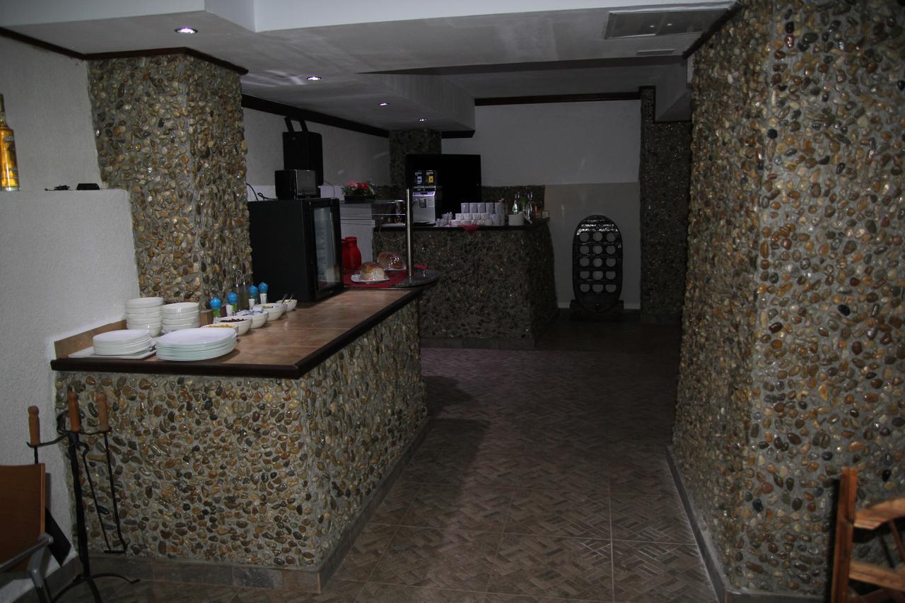Hotel Doi Taurasi Afumati Exterior photo